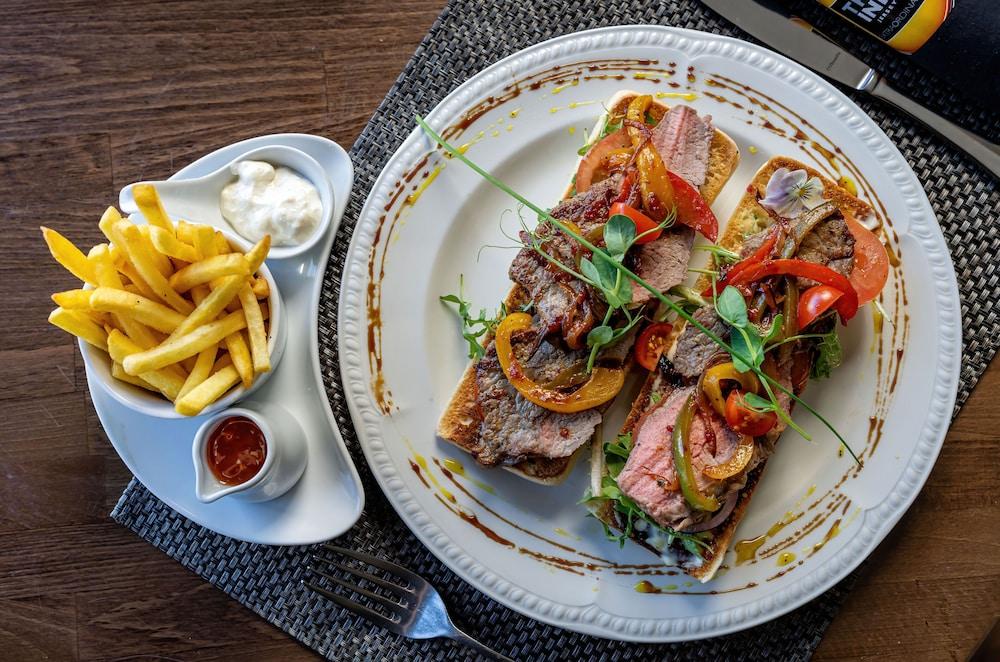 The Inn Hotel Bar And Restaurant Saint Helier Exterior foto